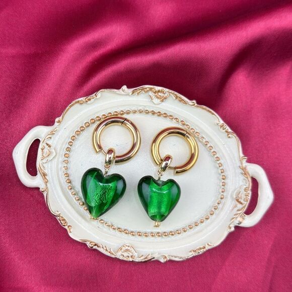 Emerald Green Glass Heart Earrings – Elegant & Timeless 💚 - Picture 4 of 8